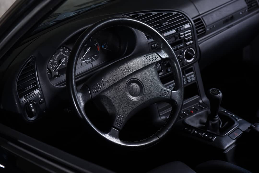 1995 BMW 3 Series 325i — photo 23