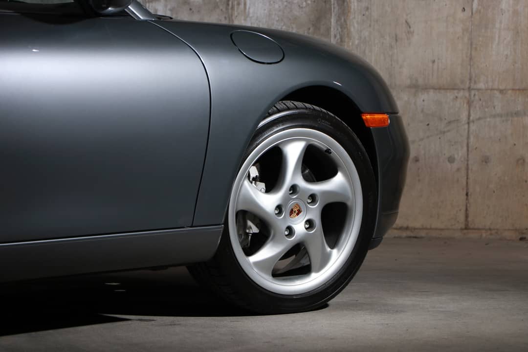 2001 Porsche 911 Carrera 4 — photo 11