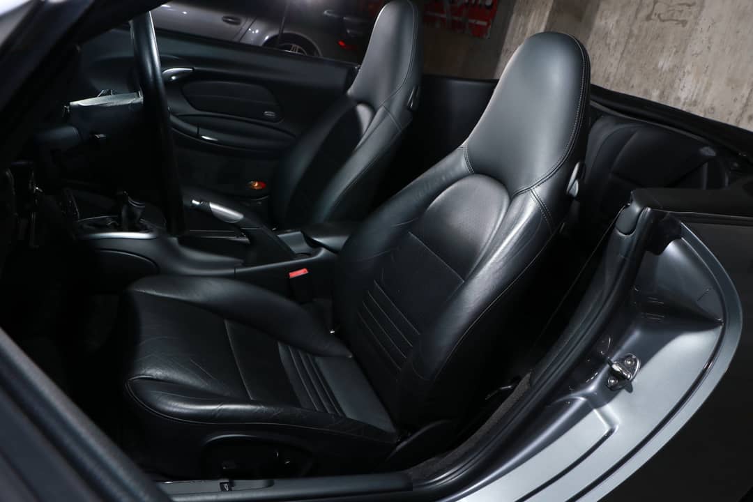 2001 Porsche 911 Carrera 4 — photo 23