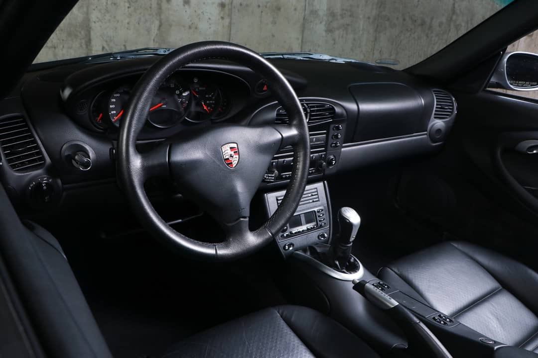 2001 Porsche 911 Carrera 4 — photo 24