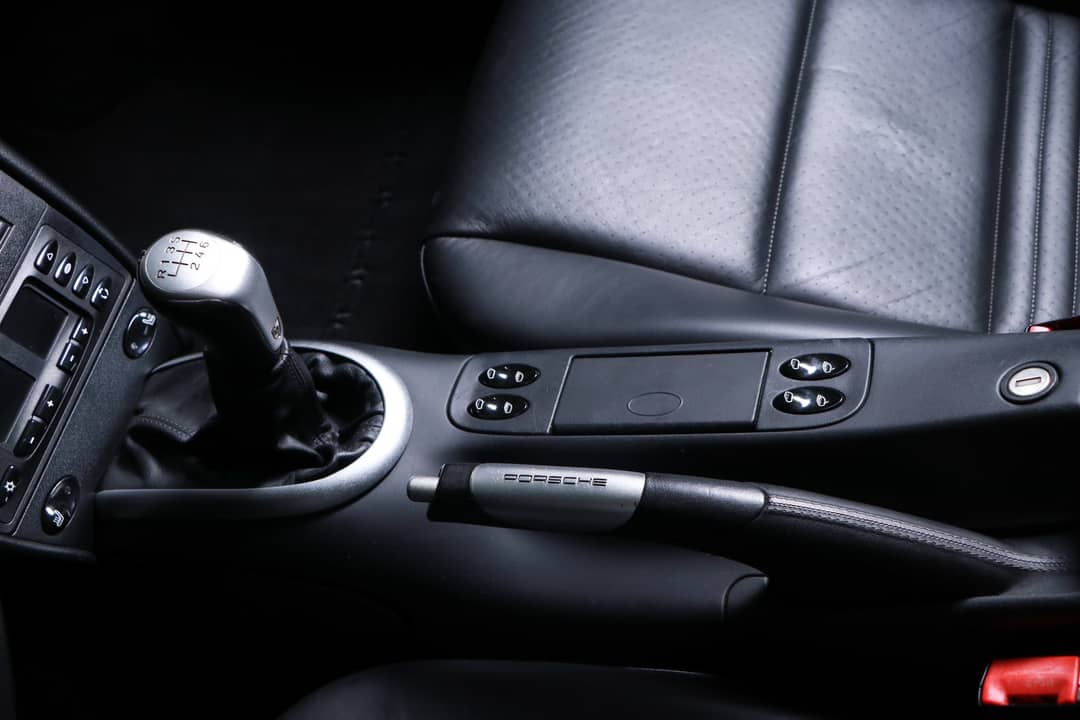 2001 Porsche 911 Carrera 4 — photo 31