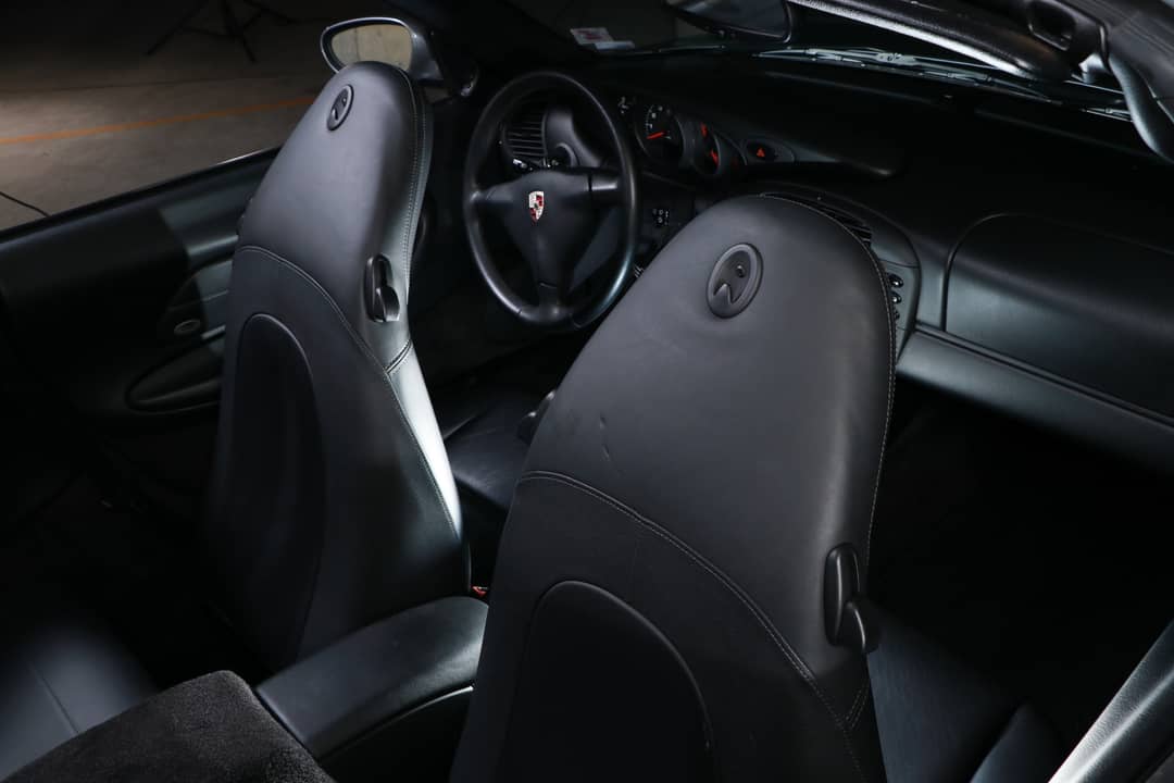 2001 Porsche 911 Carrera 4 — photo 33