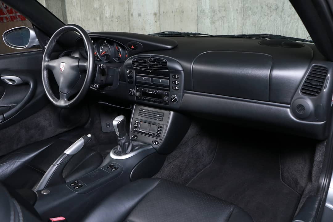 2001 Porsche 911 Carrera 4 — photo 35