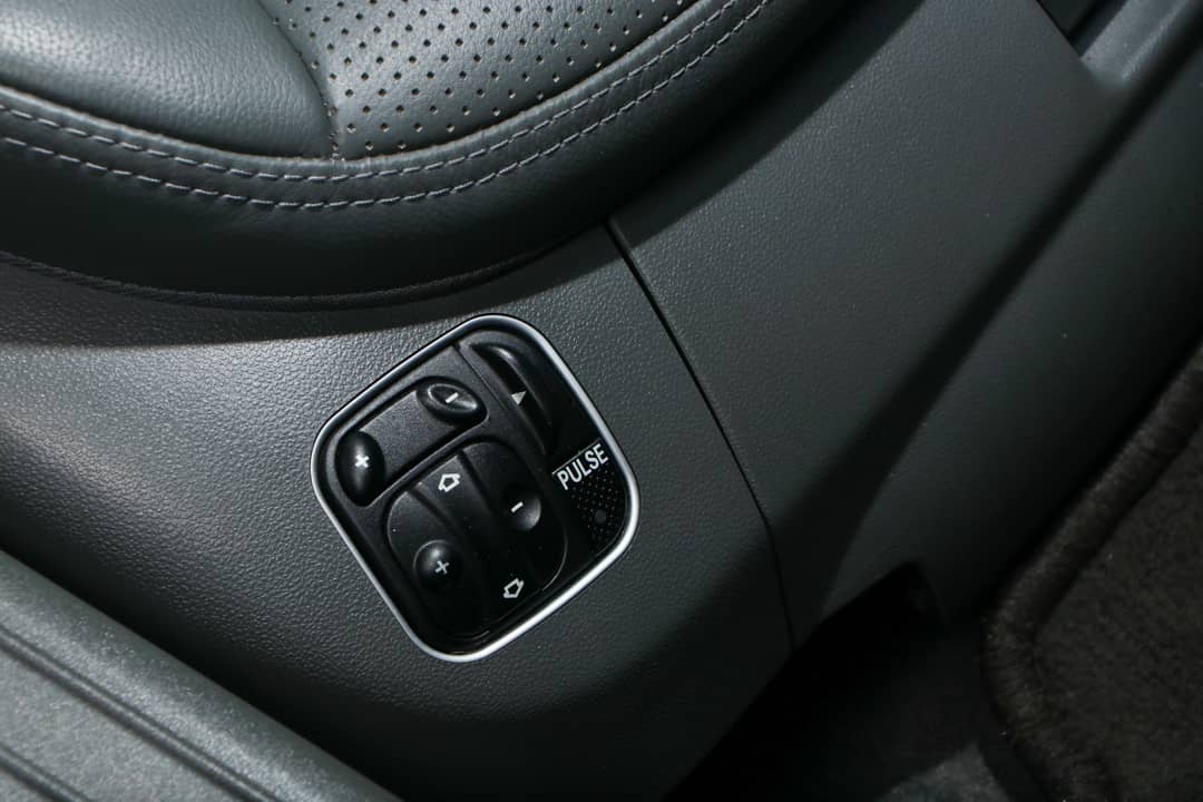 2004 Mercedes-Benz SL-Class SL 55 AMG — photo 32