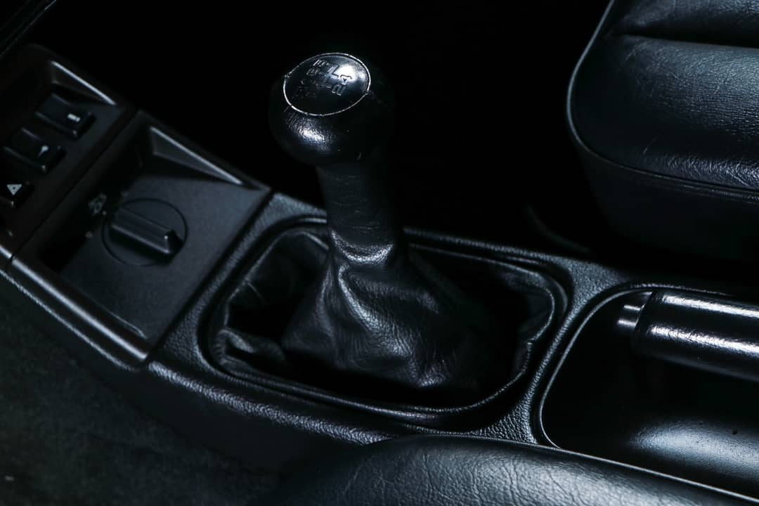 1990 Porsche 911 Carrera 2 — photo 25