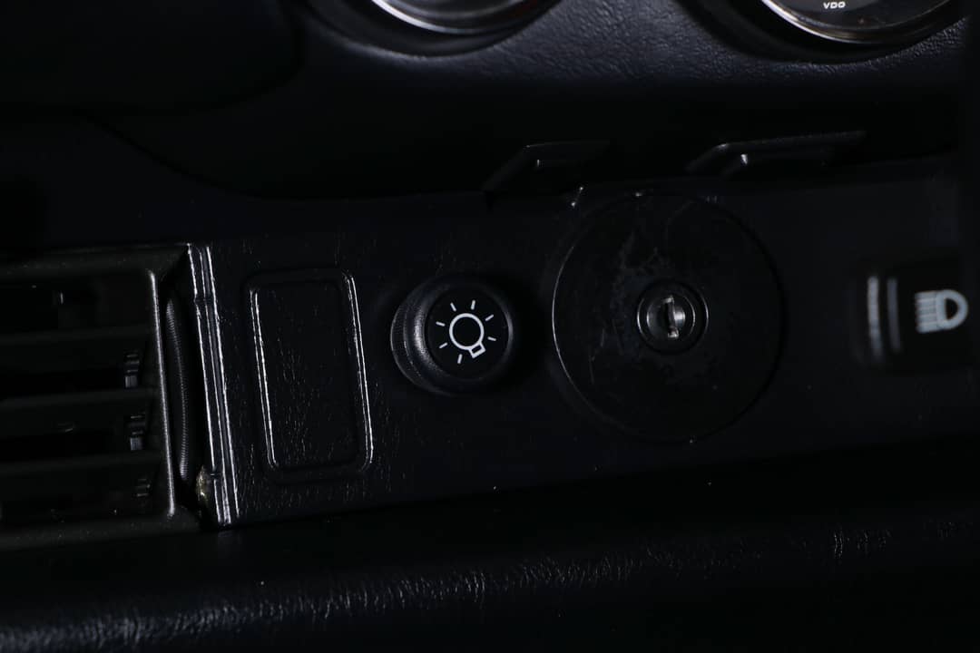 1990 Porsche 911 Carrera 2 — photo 26