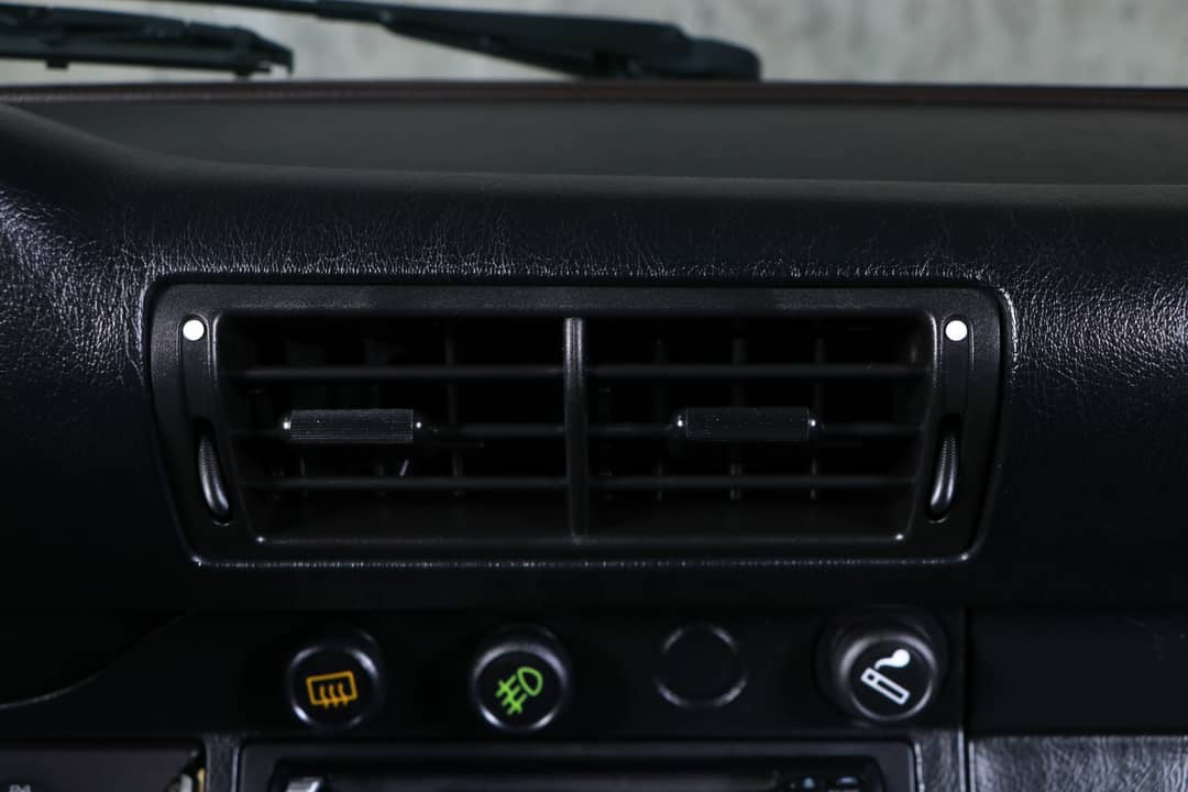 1990 Porsche 911 Carrera 2 — photo 28