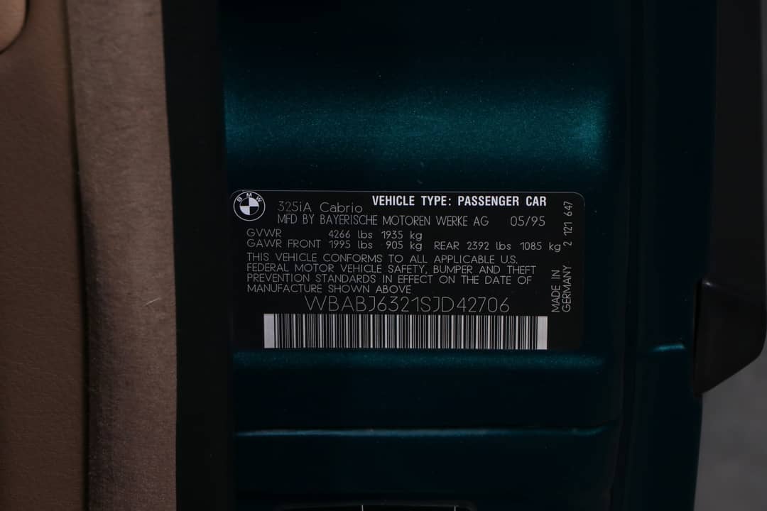 1995 BMW 3 Series 325i — photo 25