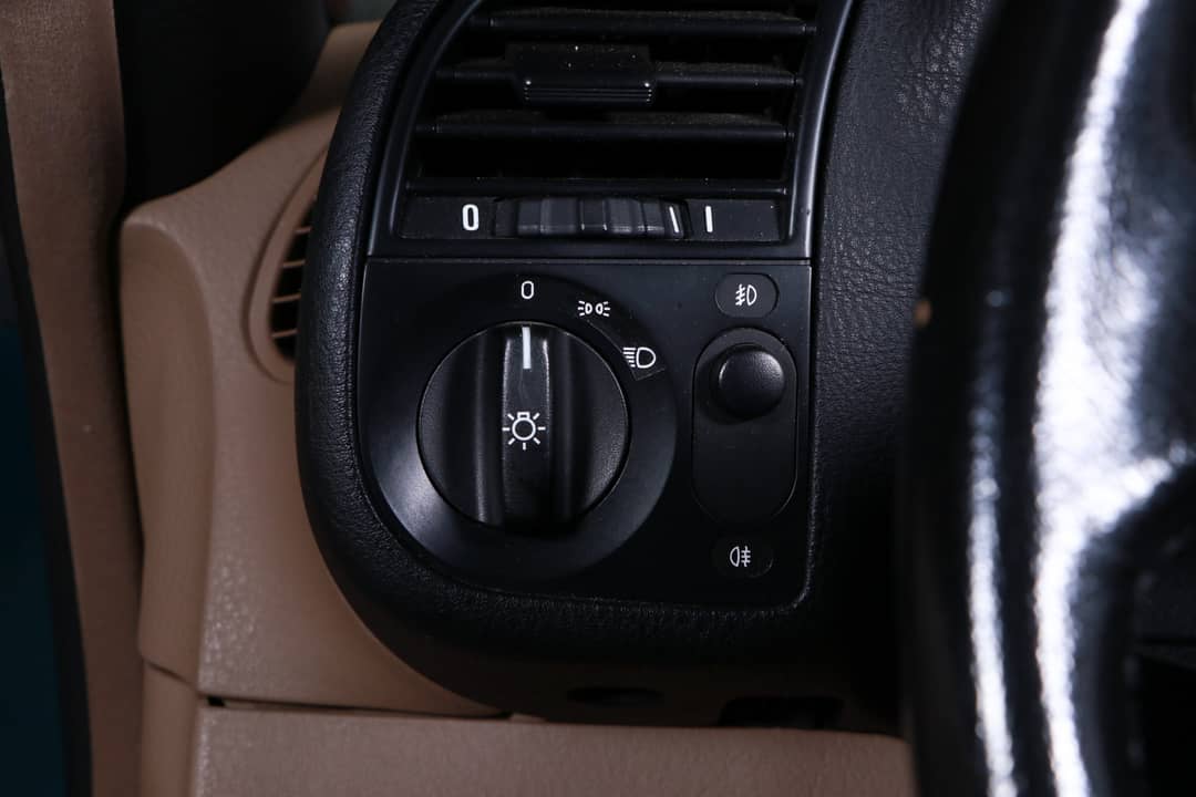 1995 BMW 3 Series 325i — photo 28