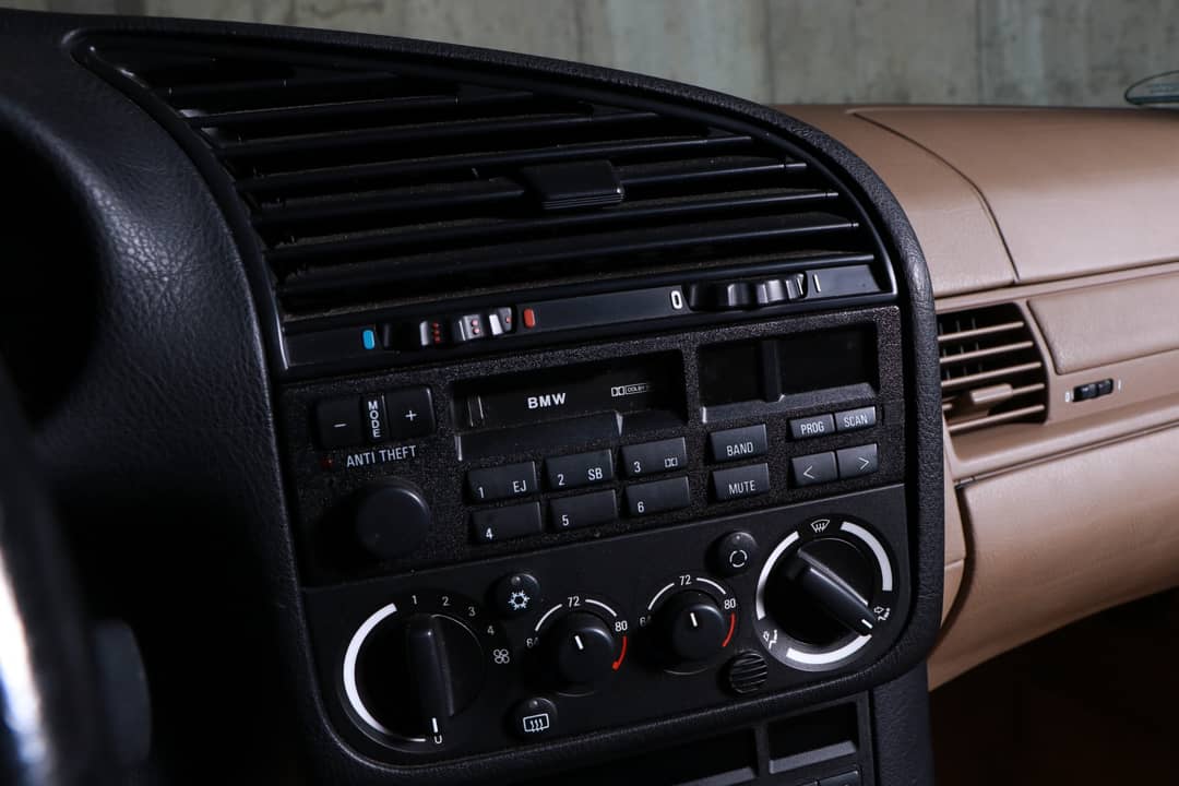 1995 BMW 3 Series 325i — photo 31