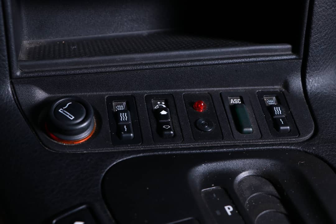 1995 BMW 3 Series 325i — photo 33
