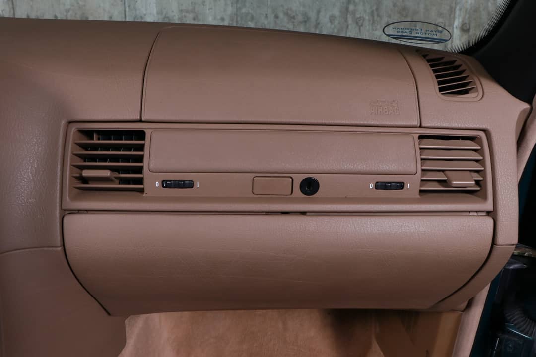 1995 BMW 3 Series 325i — photo 36