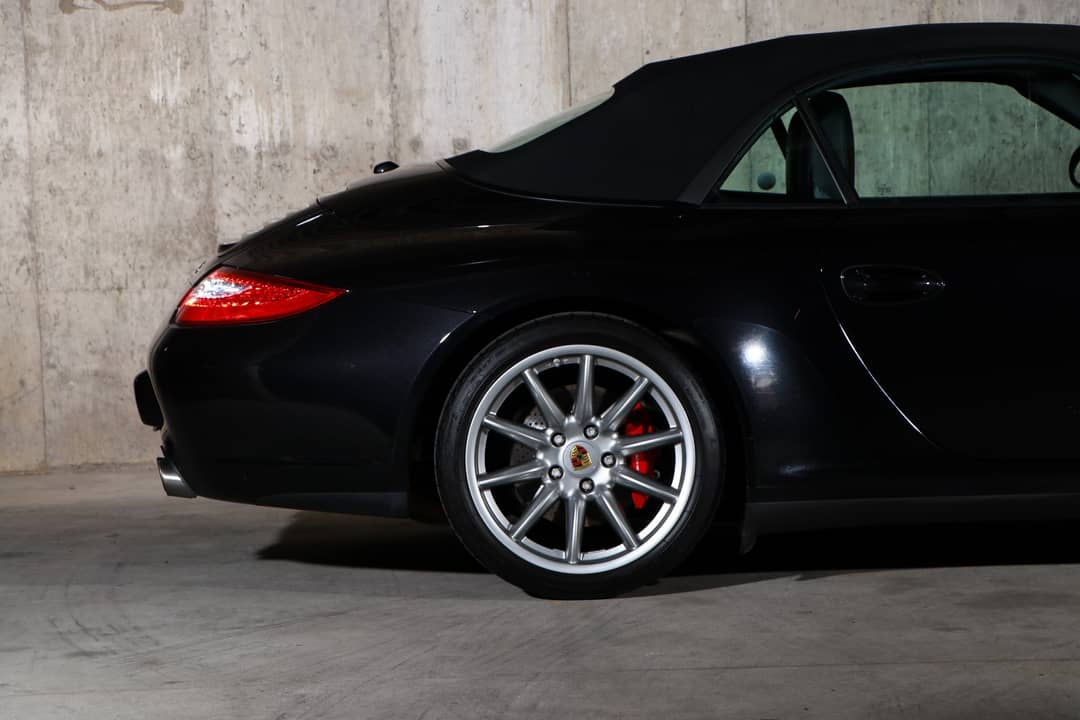 2011 Porsche 911 Carrera 4S — photo 16