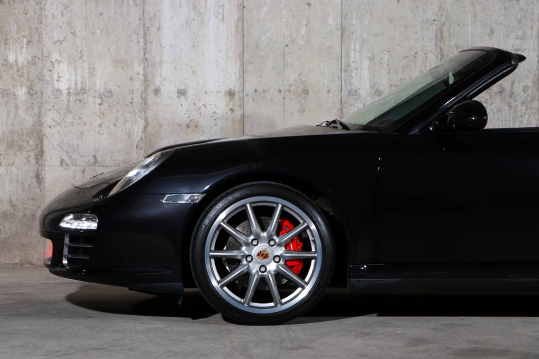 2011 Porsche 911 Carrera 4S — photo 17