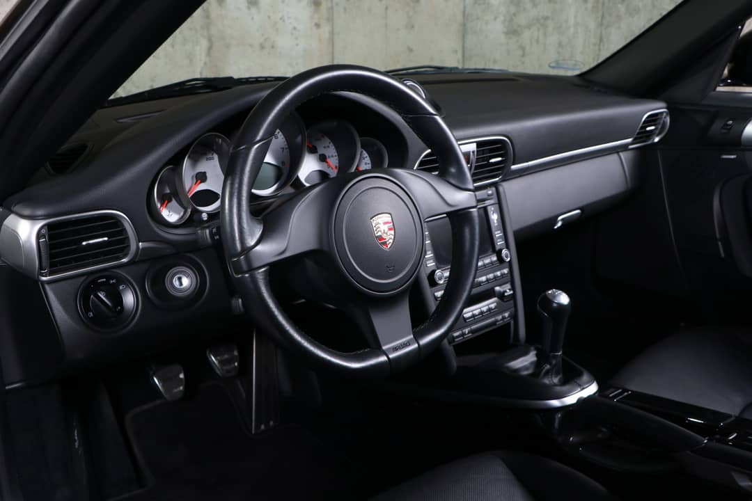 2011 Porsche 911 Carrera 4S — photo 23