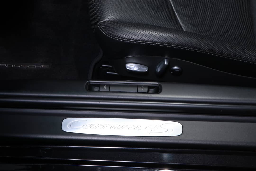 2011 Porsche 911 Carrera 4S — photo 27