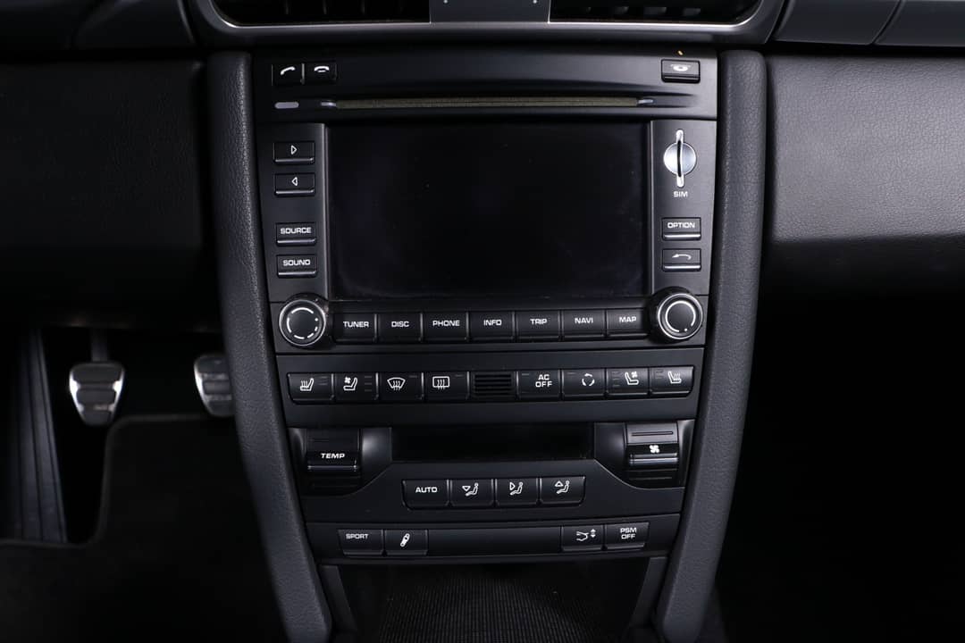 2011 Porsche 911 Carrera 4S — photo 32