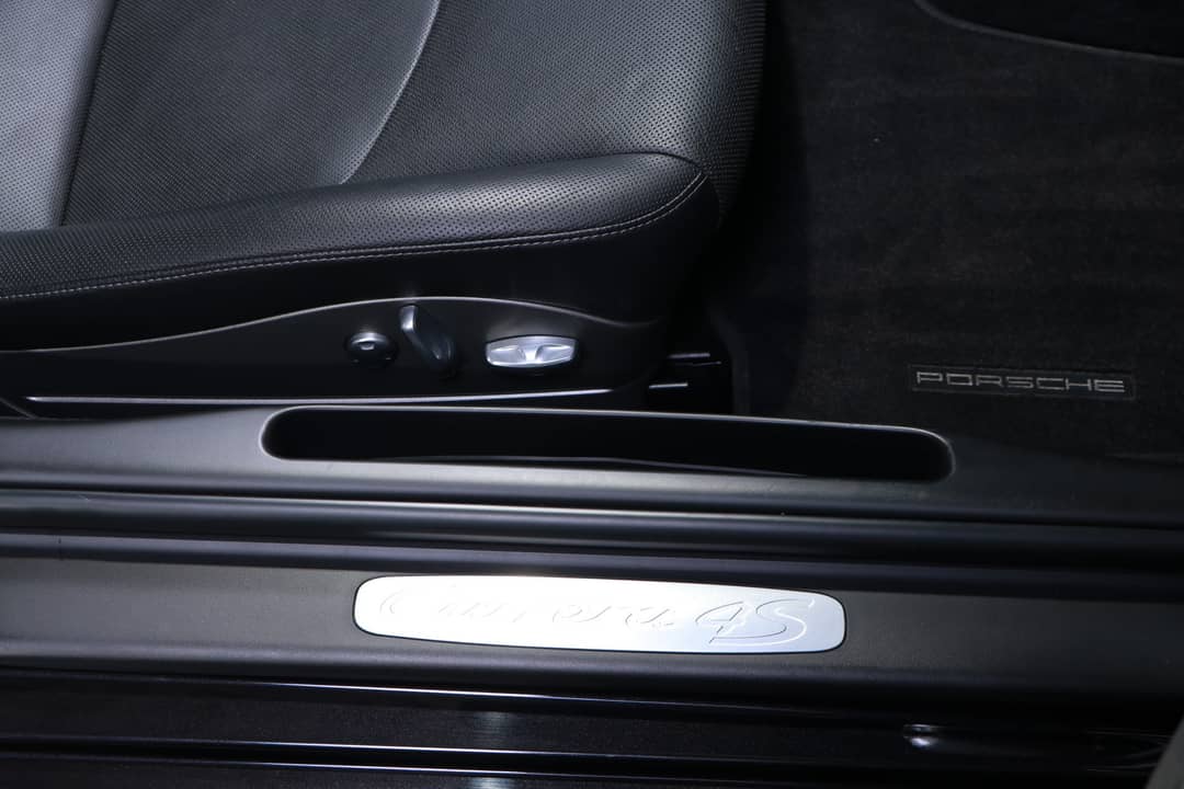 2011 Porsche 911 Carrera 4S — photo 39