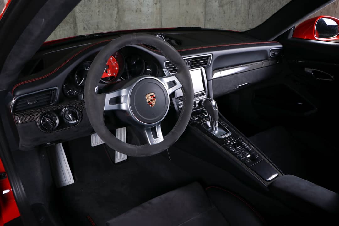 2016 Porsche 911 Carrera GTS — photo 26