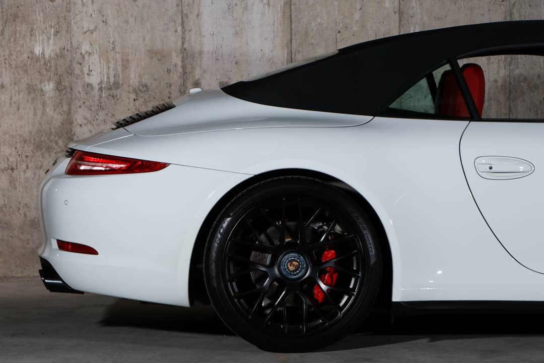 2015 Porsche 911 Carrera GTS — photo 14