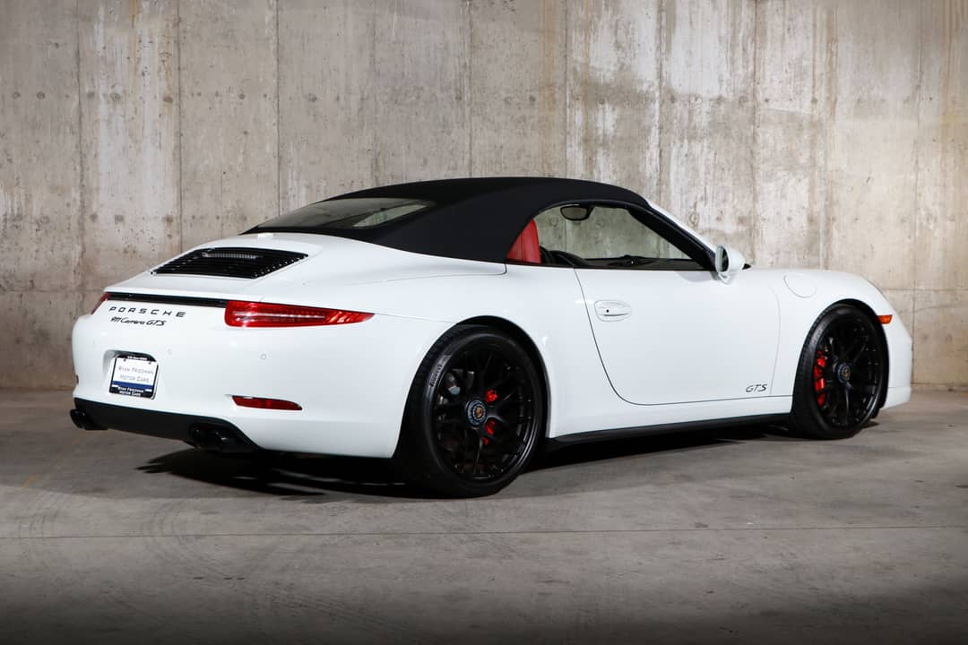 2015 Porsche 911 Carrera GTS — photo 18
