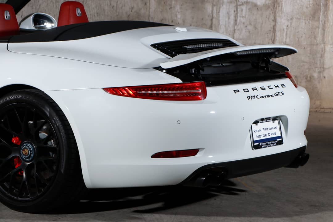 2015 Porsche 911 Carrera GTS — photo 26