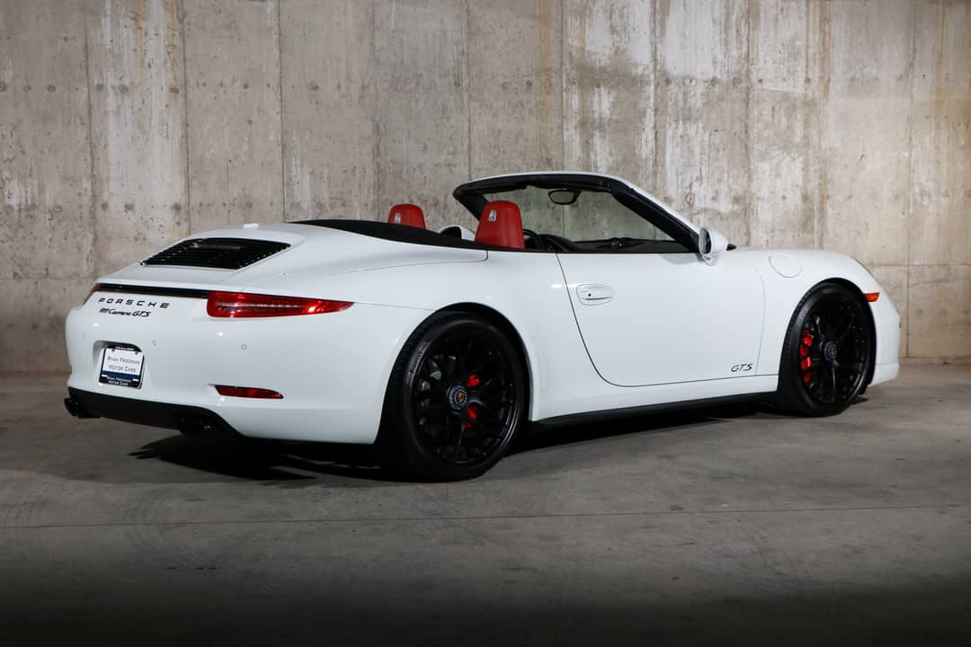 2015 Porsche 911 Carrera GTS — photo 4