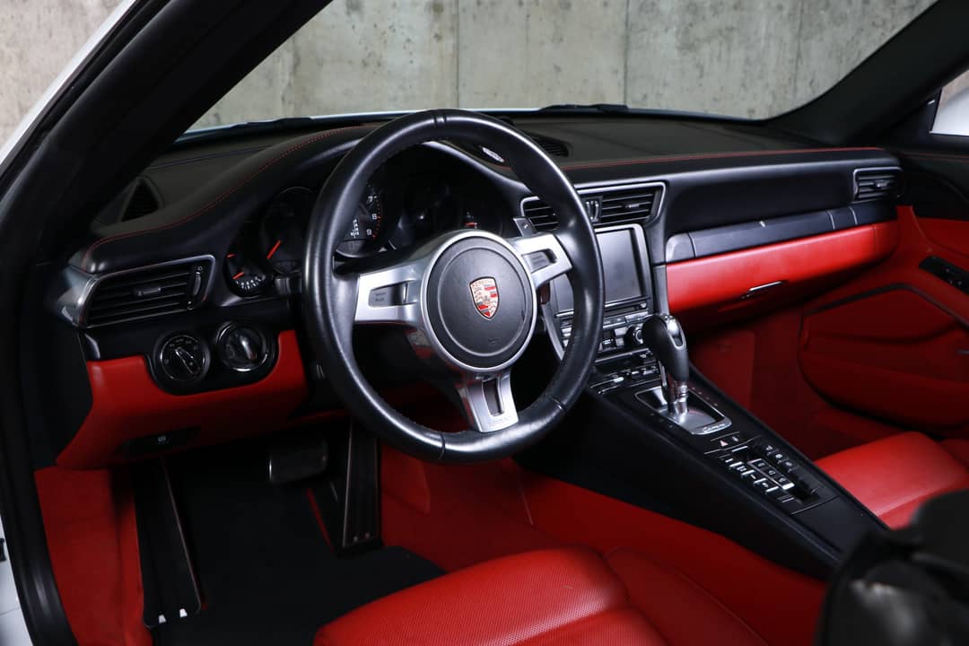 2015 Porsche 911 Carrera GTS — photo 32