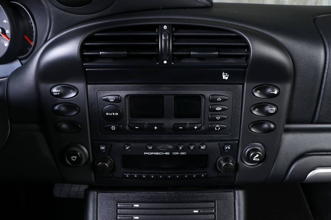 2002 Porsche 911 Carrera 4S — photo 26