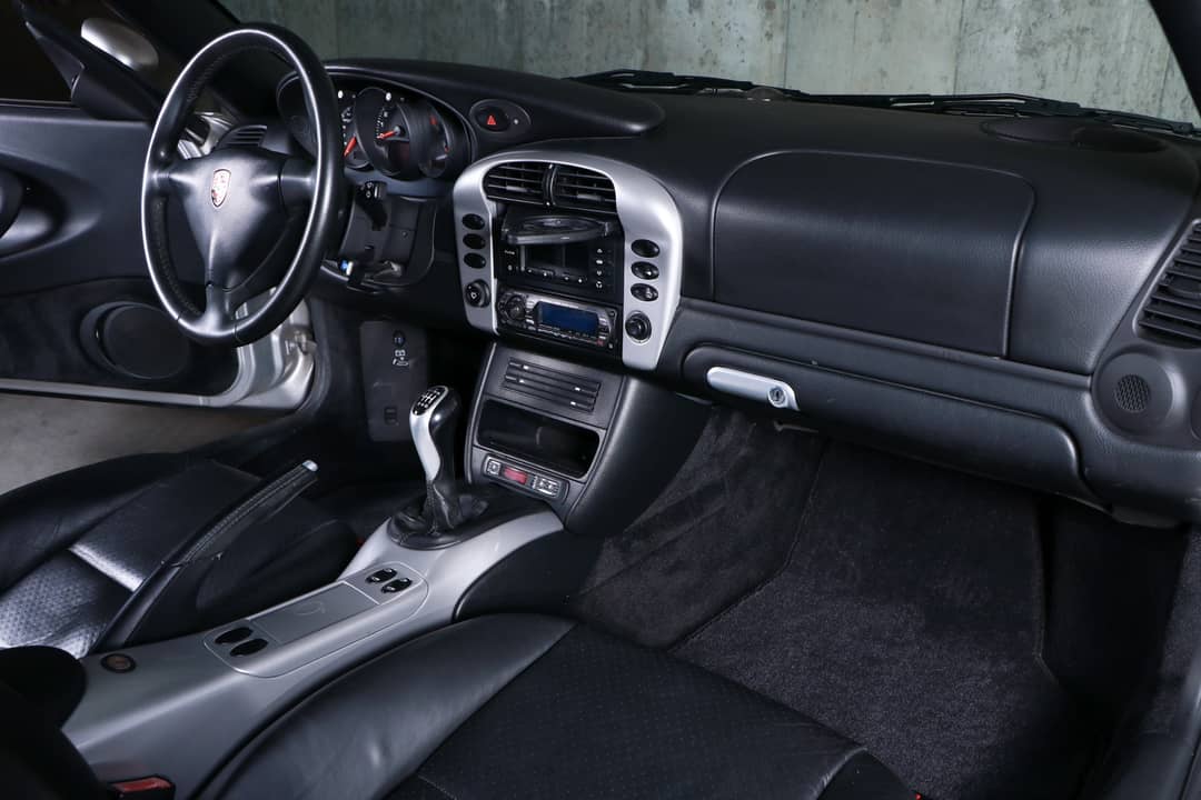 2004 Porsche 911 Carrera — photo 32