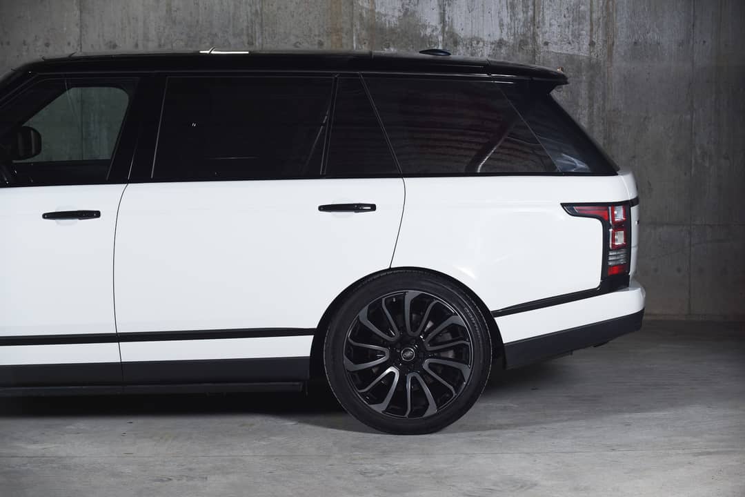 2015 Land Rover Range Rover — photo 2
