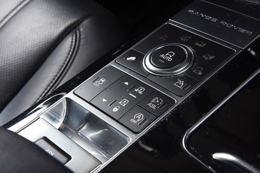 2015 Land Rover Range Rover — photo 14