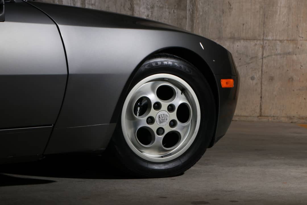 1987 Porsche 944 Turbo — photo 12