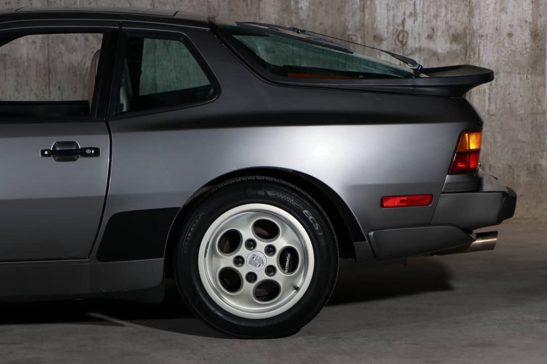 1987 Porsche 944 Turbo — photo 24