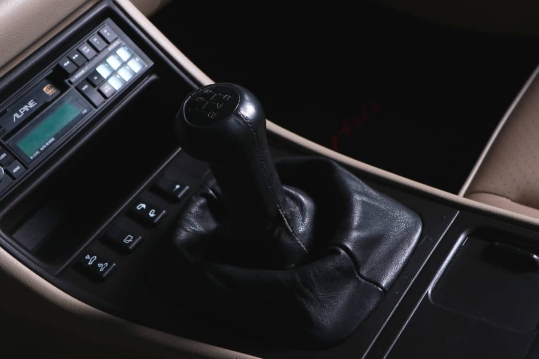 1987 Porsche 944 Turbo — photo 32