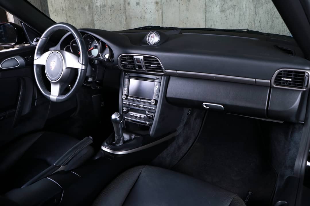 2010 Porsche 911 Carrera — photo 31