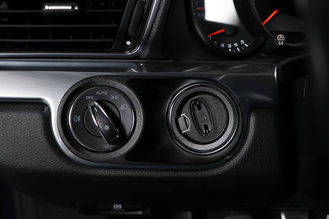2016 Porsche 911 Carrera — photo 25