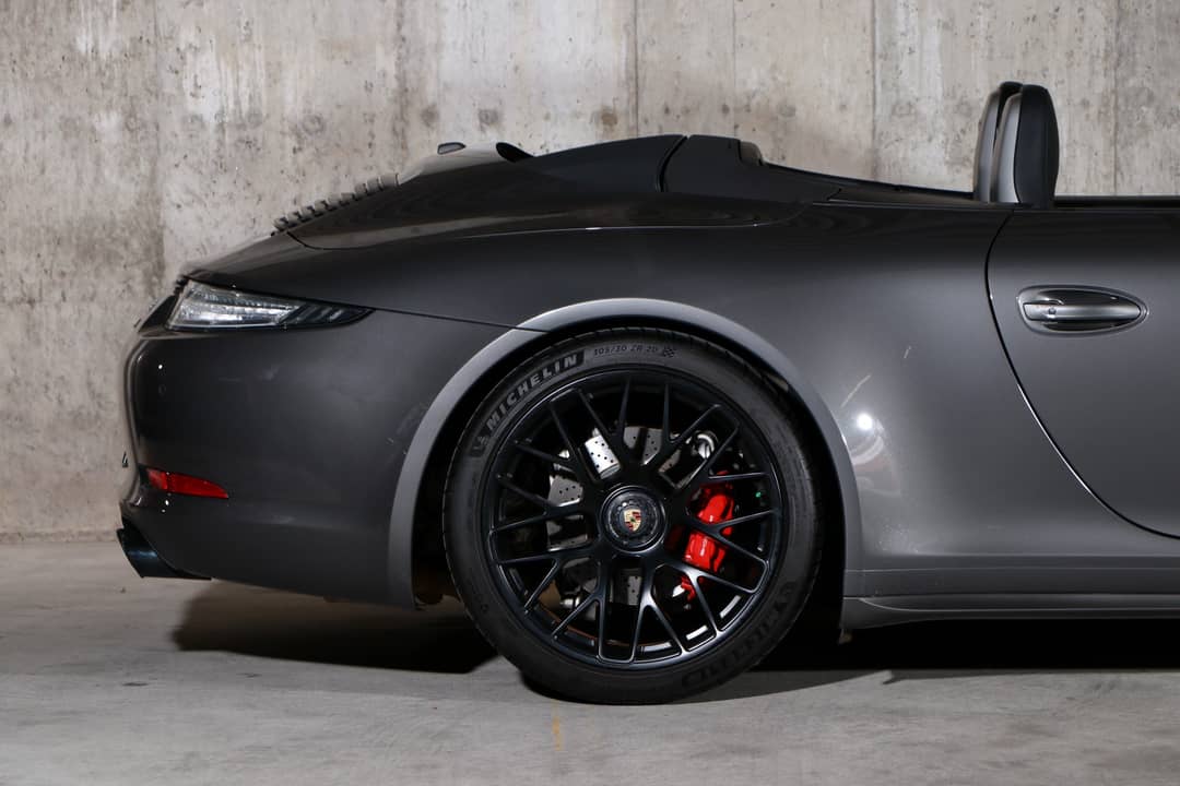 2015 Porsche 911 Carrera GTS — photo 17