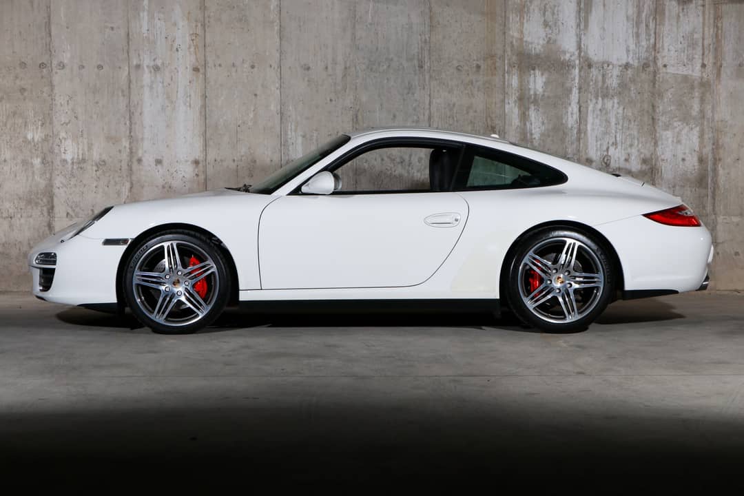 2011 Porsche 911 Carrera 4S — photo 17
