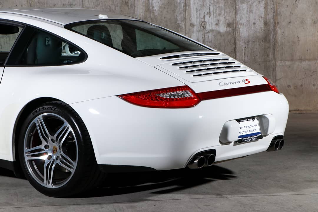 2011 Porsche 911 Carrera 4S — photo 19