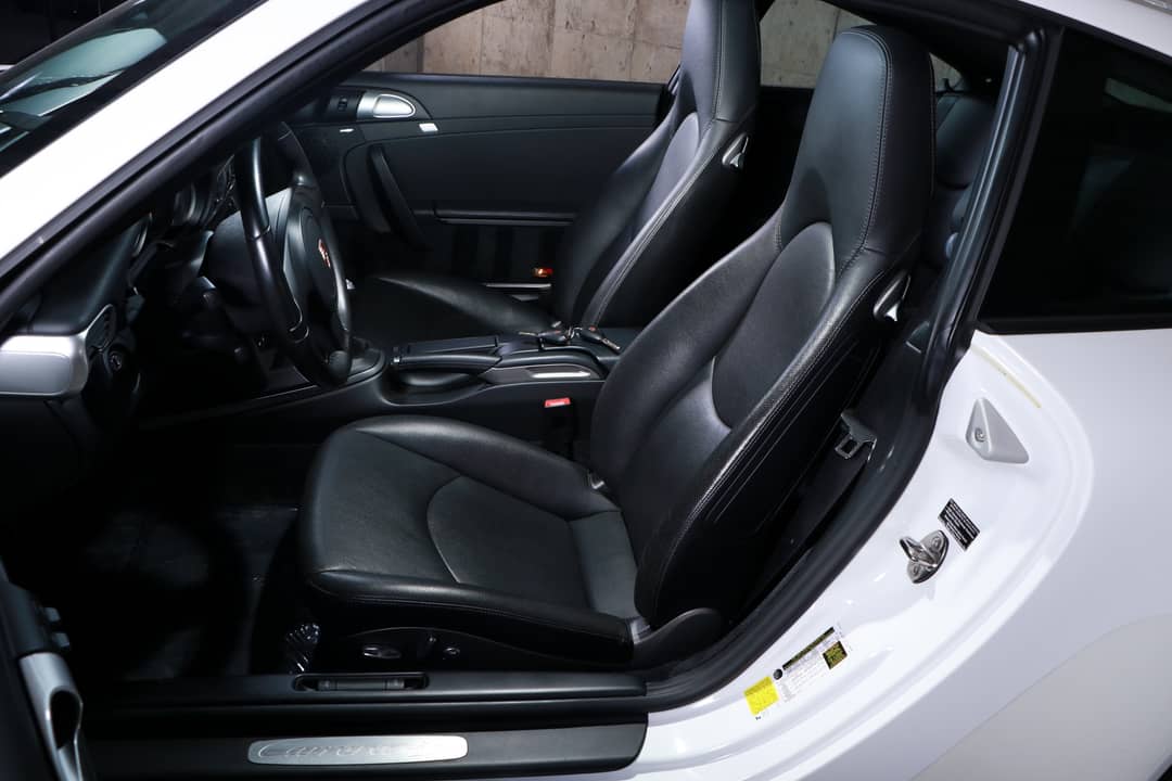 2011 Porsche 911 Carrera 4S — photo 22