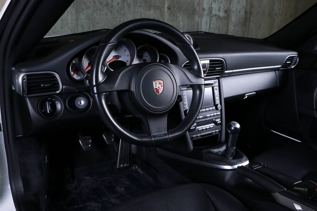2011 Porsche 911 Carrera 4S — photo 26