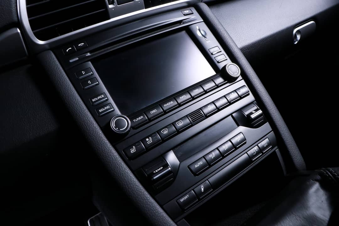 2011 Porsche 911 Carrera 4S — photo 32