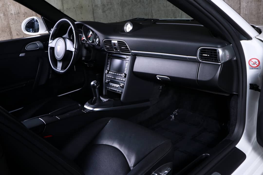 2011 Porsche 911 Carrera 4S — photo 34