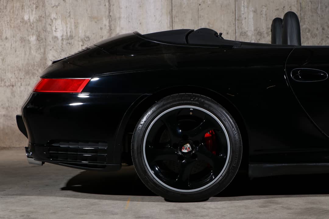 2004 Porsche 911 Carrera 4S — photo 16