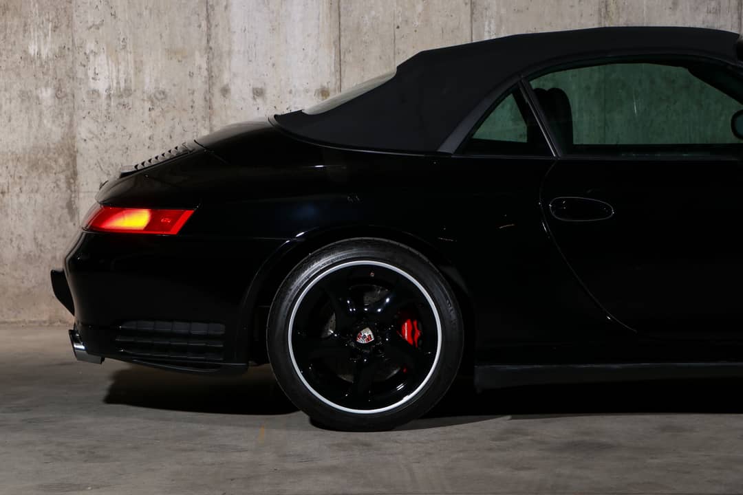 2004 Porsche 911 Carrera 4S — photo 17