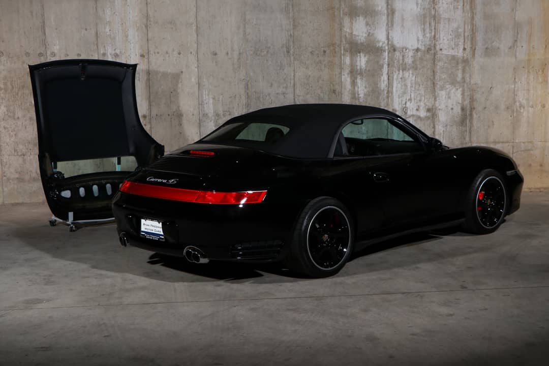 2004 Porsche 911 Carrera 4S — photo 20