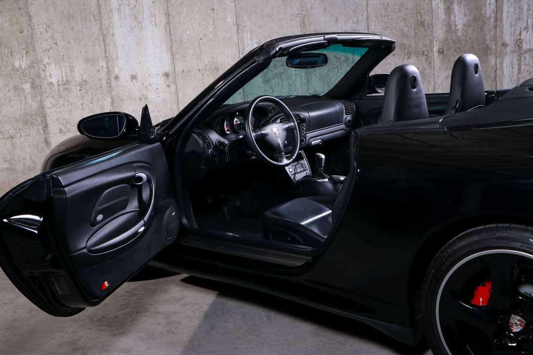 2004 Porsche 911 Carrera 4S — photo 26
