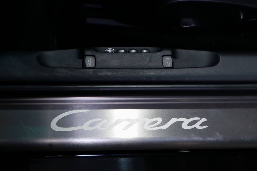 2004 Porsche 911 Carrera 4S — photo 28