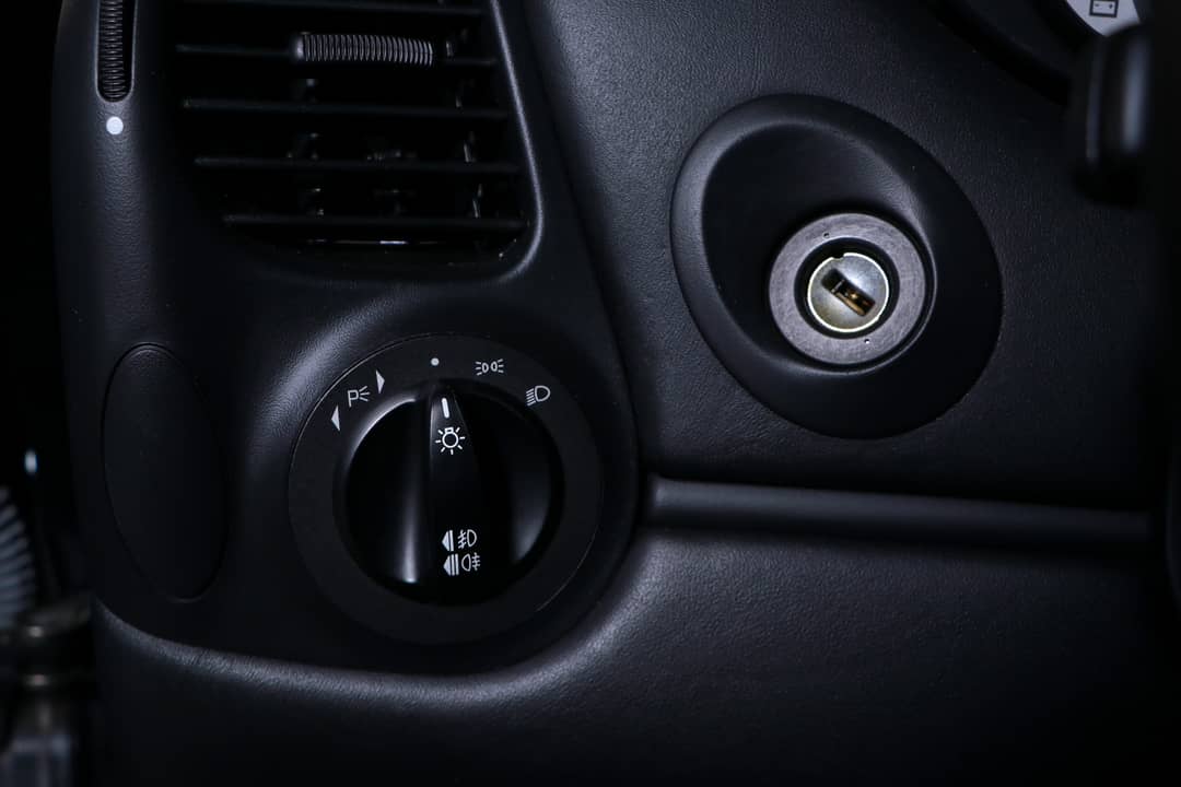 2004 Porsche 911 Carrera 4S — photo 35